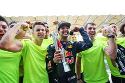 Race winner Daniel Ricciardo, Red Bull Racing celebrates with the team