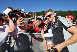 Nico Hulkenberg, Sahara Force India F1 with fans