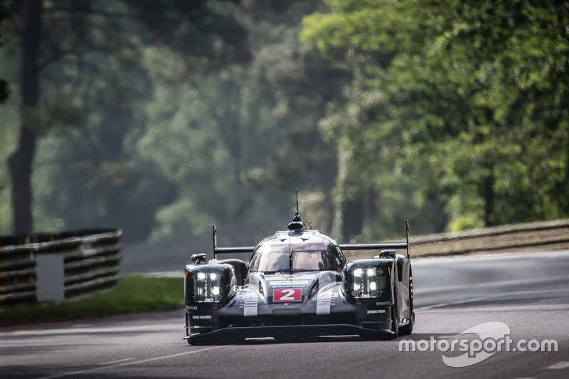 #2 Porsche Team Porsche 919 Hybrid: Romain Dumas, Neel Jani, Marc Lieb