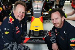 Andy Palmer, Director Ejecutivo de Aston Martin y Red Bull Racing Director del equipo Christian Horn