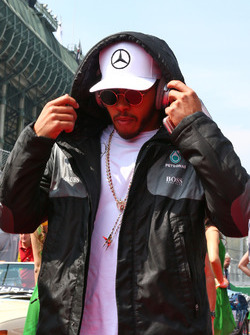 Lewis Hamilton, Mercedes AMG F1 lors de la parade des pilotes