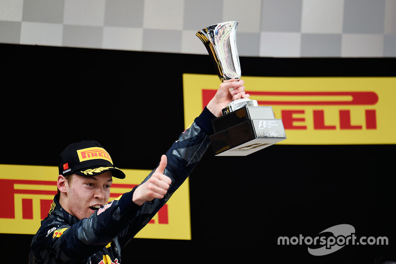 Kvyat conseguiu um pódio no GP da China, mas sua passagem pela Red Bull se encerraria na corrida seguinte