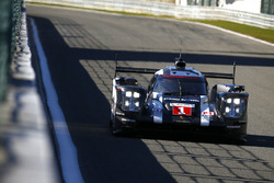 #1 Porsche Team Porsche 919 Hybrid: Timo Bernhard, Mark Webber, Brendon Hartley