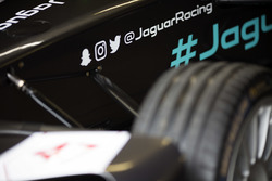Dettaglio della vettura della Jaguar Racing