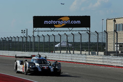 #2 Porsche Team Porsche 919 Hybrid: Romain Dumas, Neel Jani, Marc Lieb