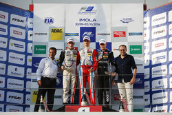Rookie Podium: Joel Eriksson, Motopark Dallara F312 Volkswagen; Ralf Aron, Prema Powerteam Dallara F312 Mercedes-Benz; Anthoine Hubert, Van Amersfoort Racing Dallara F312 Mercedes-Benz