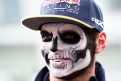 Max Verstappen, Red Bull Racing, mit Gesichtsbemalung für Halloween