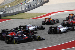 Felipe Massa, Williams FW38 leads Valtteri Bottas, Williams FW38; Nico Hulkenberg, Force India VJM09; Carlos Sainz Jr., Toro Rosso STR11 and Fernando Alonso, McLaren MP4-31