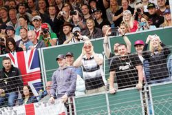 Des fans dans les tribunes