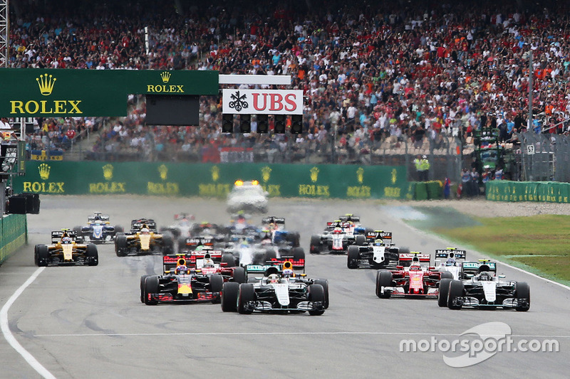 A largada do GP da Alemanha foi decisiva para o destino da prova, com Lewis Hamilton saltando à frente e...