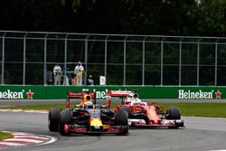 Daniel Ricciardo, Red Bull Racing RB12 lidera aSebastian Vettel, Ferrari SF16-H