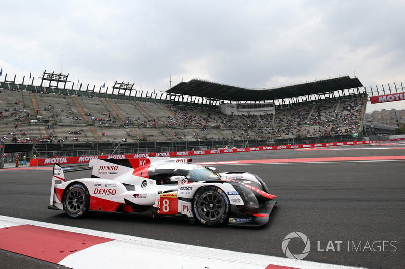 #8 Toyota Gazoo Racing Toyota TS050 Hybrid: Anthony Davidson, Sébastien Buemi, Kazuki Nakajima