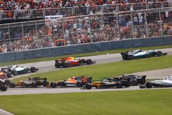 Lewis Hamilton, Mercedes AMG F1 W08, Max Verstappen, Red Bull Racing RB13, Valtteri Bottas, Mercedes