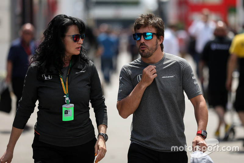 Fernando Alonso, McLaren and Silvia Hoffer Frangipane, McLaren Press Officer