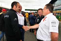 Cyril Abiteboul, Renault Sport F1 Managing Director, Dr Helmut Marko, Red Bull Motorsport Consultant