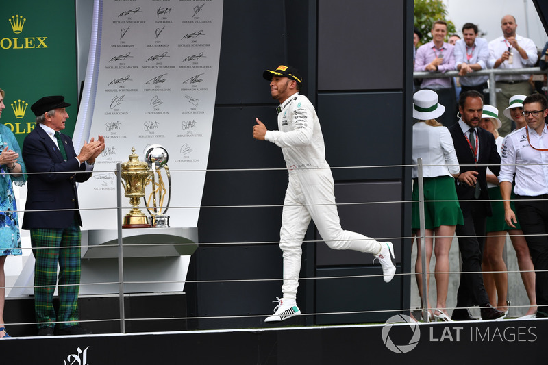 Race winner Lewis Hamilton, Mercedes AMG F1 celebrates on the podium