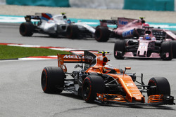 Стоффель Вандорн, McLaren MCL32, Серхио Перес и Эстебан Окон, Sahara Force India F1 VJM10, Лэнс Стро