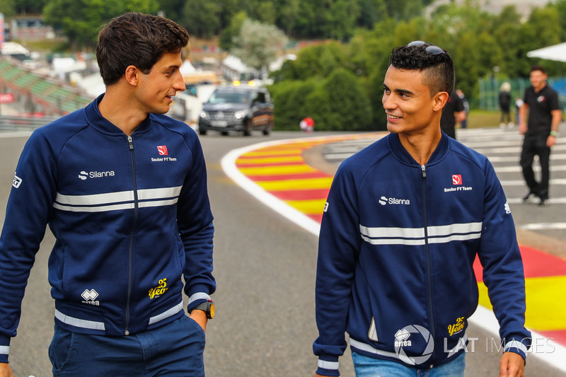 Pascal Wehrlein, Sauber walks the track
