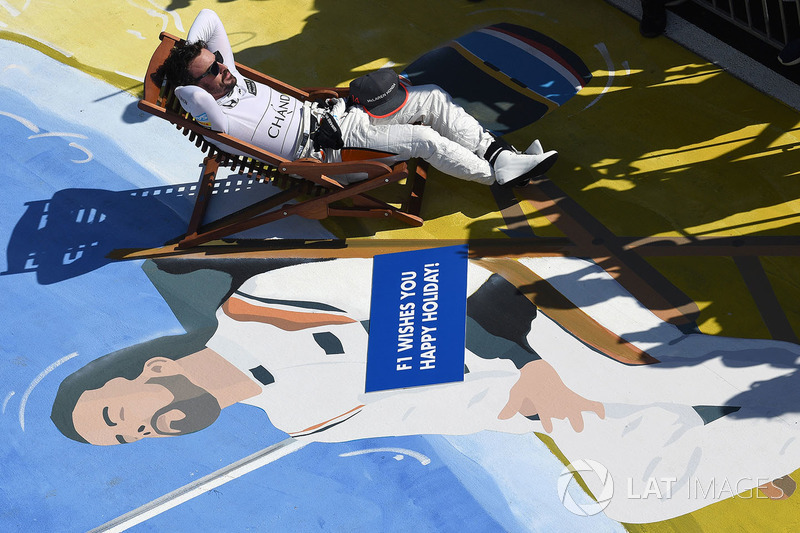 Fernando Alonso, McLaren on a deck chair in parc ferme