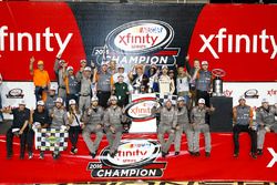 Il campione 2016 e vincitore della gara Daniel Suarez, Joe Gibbs Racing Toyota