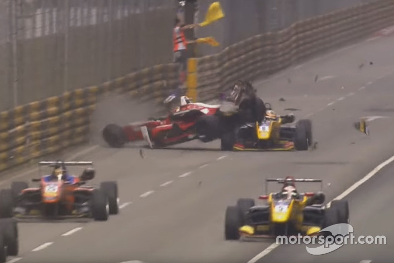 Macao 2016 : accrochage Sasaki/Ye