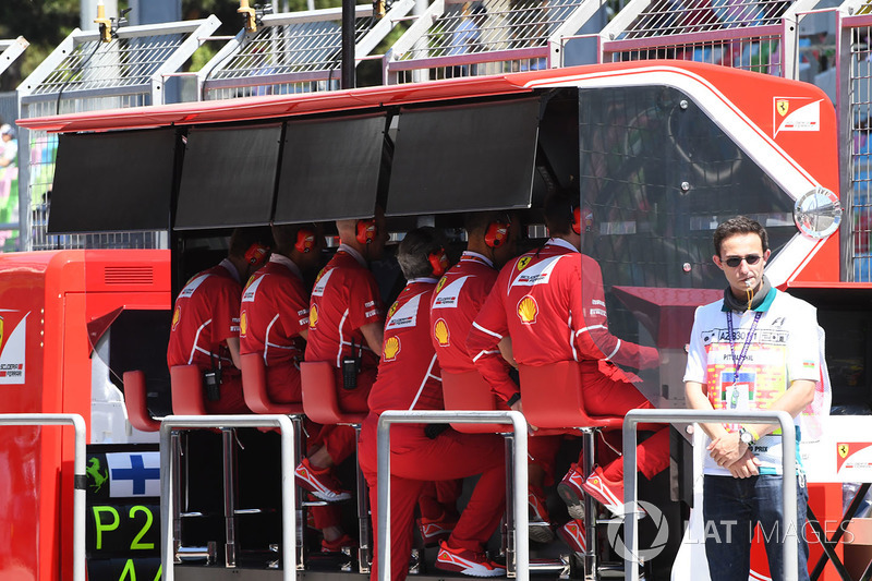 Ferrari pit duvarı