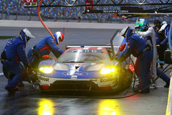 #67 Ford Performance Chip Ganassi Racing Ford GT: Ryan Briscoe, Richard Westbrook, Scott Dixon, pit action