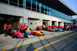 Atmosphere in the pitlane
