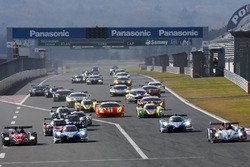 #35 Jackie Chan DC Racing Oreca Nissan 03R: Ho Pin Tung, Gustavo Menezes, Thomas Laurent leads at the start of the race