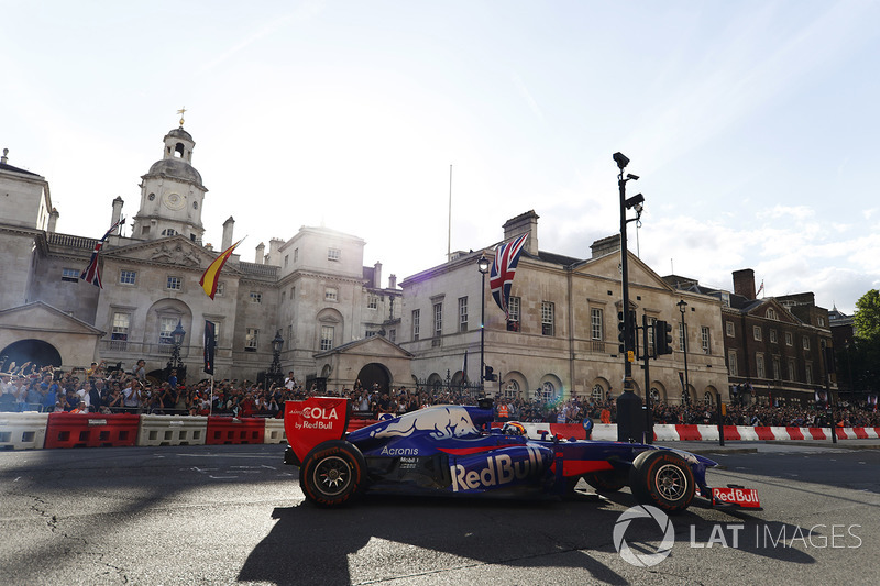 Carlos Sainz Jr., Scuderia Toro Rosso