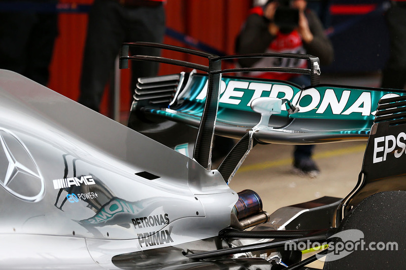 Lewis Hamilton, Mercedes AMG F1 W08: T-Flügel