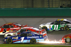 Elliott Sadler, JR Motorsports Chevrolet and Ryan Reed, Roush Fenway Racing Ford