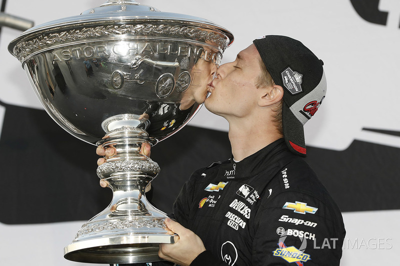 2017 champion Josef Newgarden, Team Penske Chevrolet celebrates