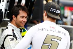 Гонщик Schmidt Peterson Motorsports Honda Джеймс Хинчклифф и Бруно Жункейра