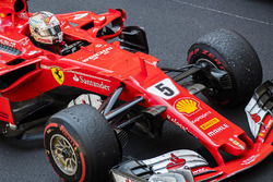 1. Sebastian Vettel, Ferrari SF70H