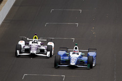 Takuma Sato, Andretti Autosport Honda, Zach Veach, A.J. Foyt Enterprises Chevrolet