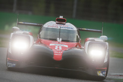 #8 Toyota Gazoo Racing Toyota TS050 Hybrid: Anthony Davidson, Nicolas Lapierre, Kazuki Nakajima