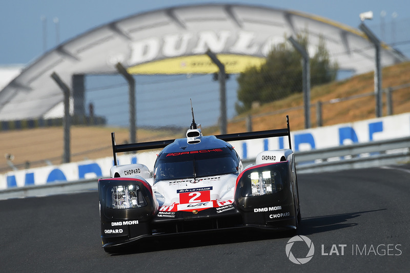 #2 Porsche Team Porsche 919 Hybrid: Timo Bernhard, Earl Bamber, Brendon Hartley