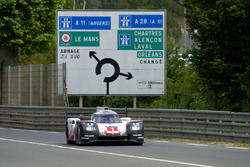 #1 Porsche Team Porsche 919 Hybrid: Neel Jani, Andre Lotterer, Nick Tandy