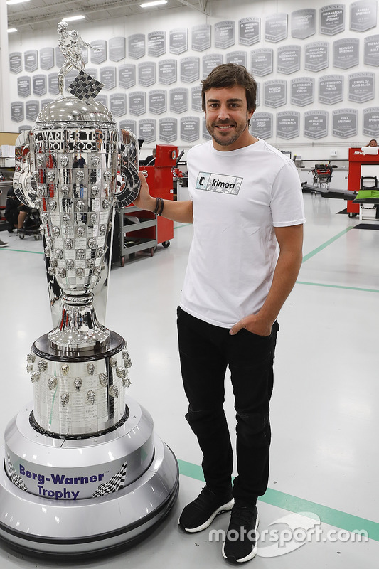 Fernando Alonso with the BorgWarner Trophy