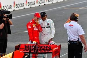 Sebastian Vettel, Ferrari, et Lewis Hamilton, Mercedes AMG F1, après les qualifications