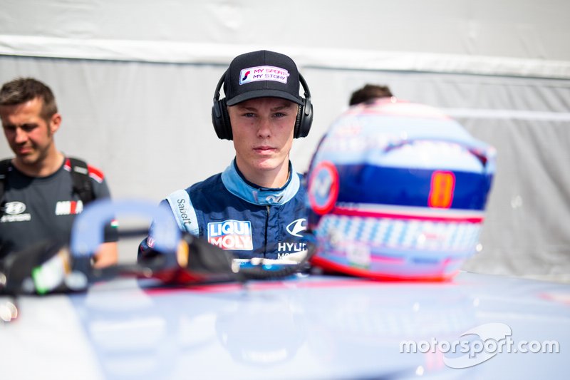 Luca Engstler, M1RA Motorsport Hyundai i30 N TCR