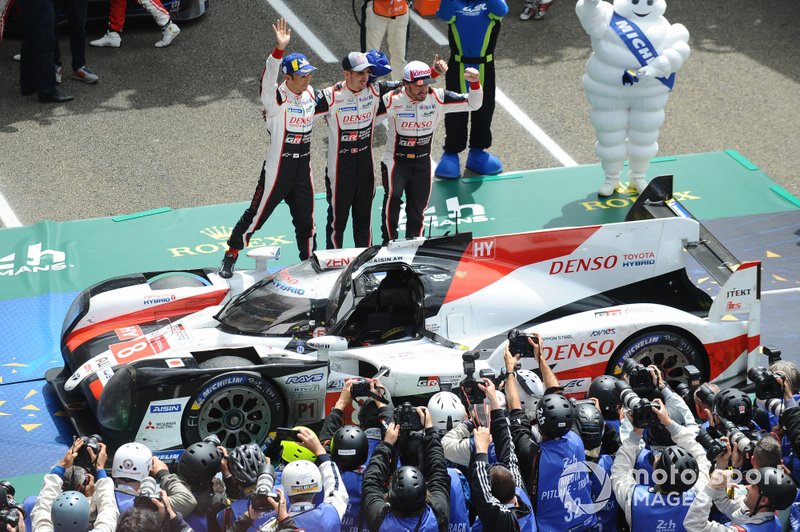 Vainqueurs : #8 Toyota Gazoo Racing Toyota TS050: Sébastien Buemi, Kazuki Nakajima, Fernando Alonso