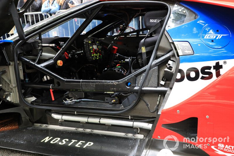 #68 Ford Chip Ganassi Racing Ford GT