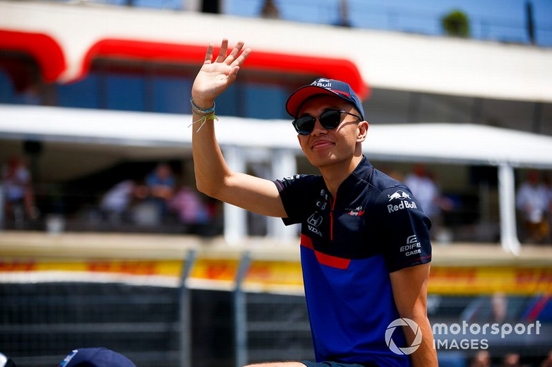 Alexander Albon, Toro Rosso, alla parata dei piloti