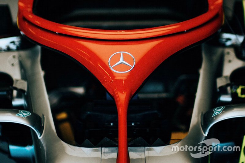 El Halo de Mercedes AMG F1 W10 homenajeando a Niki Lauda
