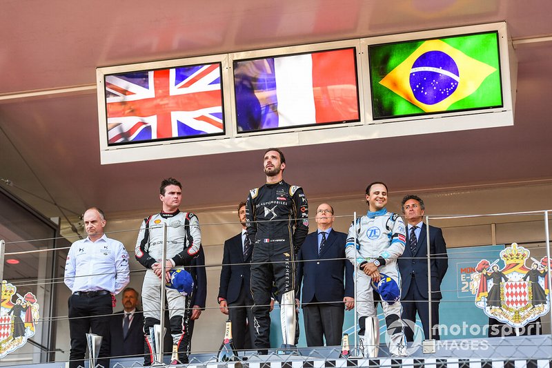 Race winner Jean-Eric Vergne, DS TECHEETAH on the podium with Oliver Rowland, Nissan e.Dams, 2nd position, Felipe Massa, Venturi Formula E, 3rd position