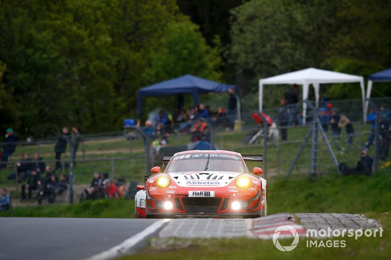 #30 Frikadelli Racing Team Porsche 911 GT3 R: Klaus Abbelen, Alexander Müller