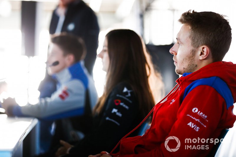 Sergey Sirotkin, Mahindra Racing en la conferencia de prensa