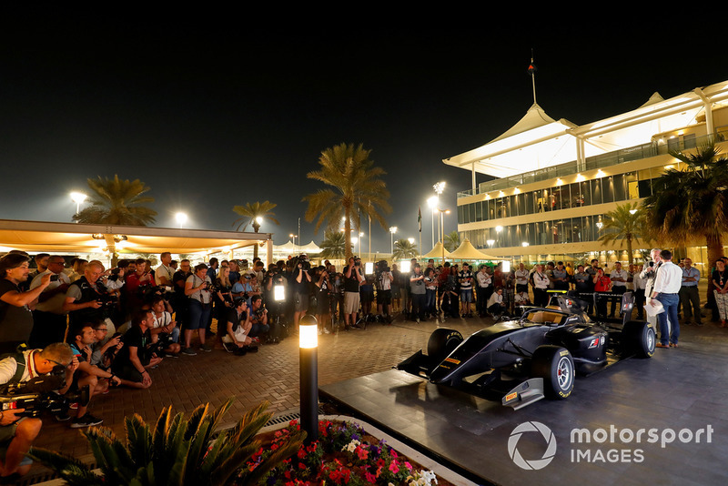 El nuevo FIA F3 2019 es anunciado en el paddock de F1